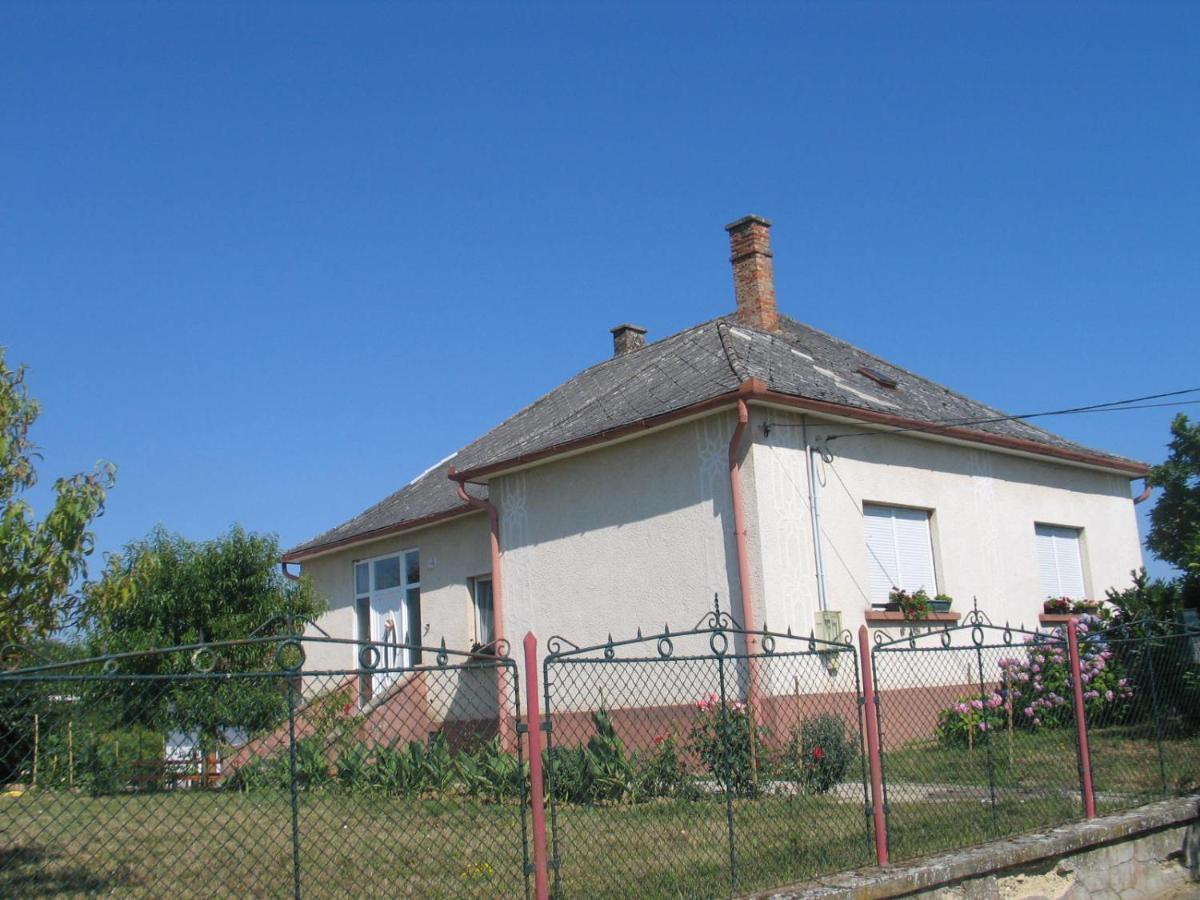 Reti Tanya Vendeghaz Hotel Kerecseny Exterior photo